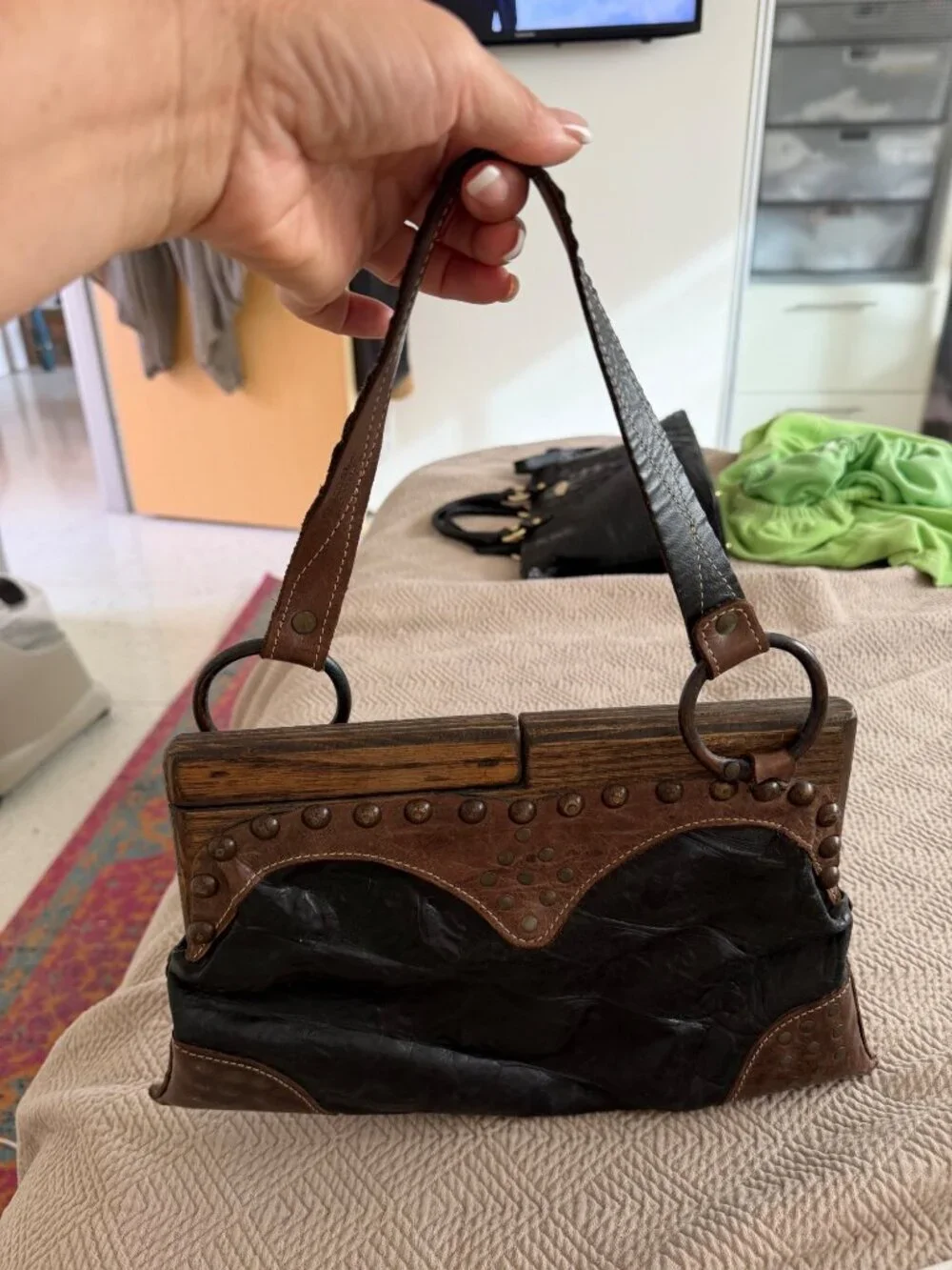 Artisan Made Vintage Womens Leather Wood Frame Studded Hand/Shoulder Bag Boho
